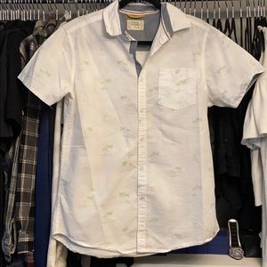 Men’s Printed Button Down Tee